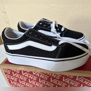 NWT Vans Ward Platform size 5